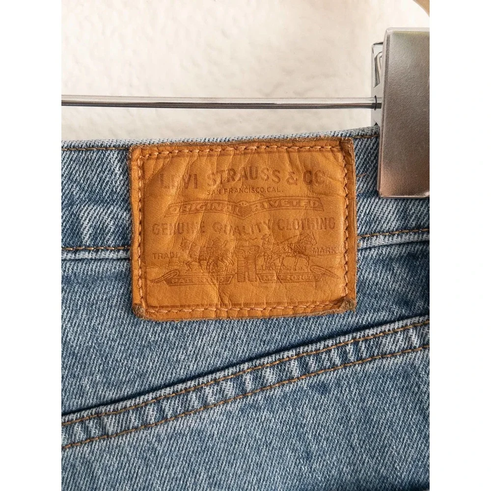 Levi Ribcage Straight Distressed Jeans - Picture 8 of 14